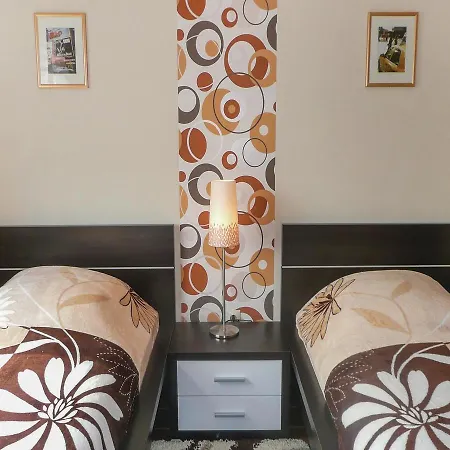Two-bedroom In Appartement Urschmitt